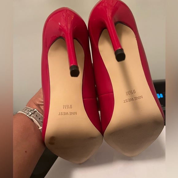 Steve Madden, Red Heels, Size 9 and a half - Picture 2 of 2